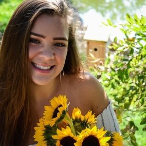 Meet your Posher, Olivia